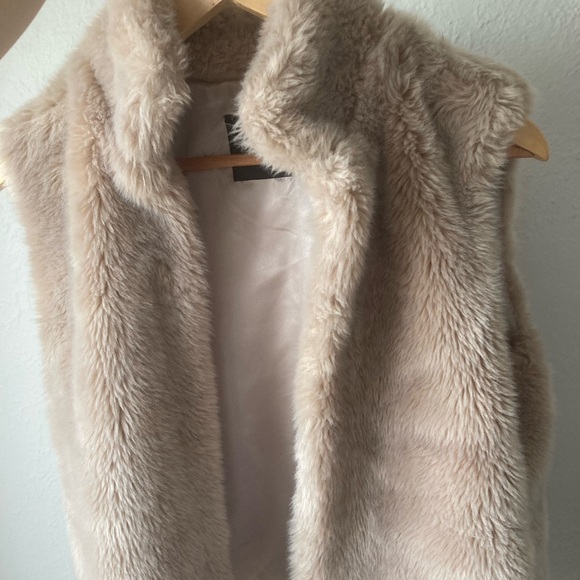 Beige Dynamite Faux Fur Vest Size M - Picture 1 of 7